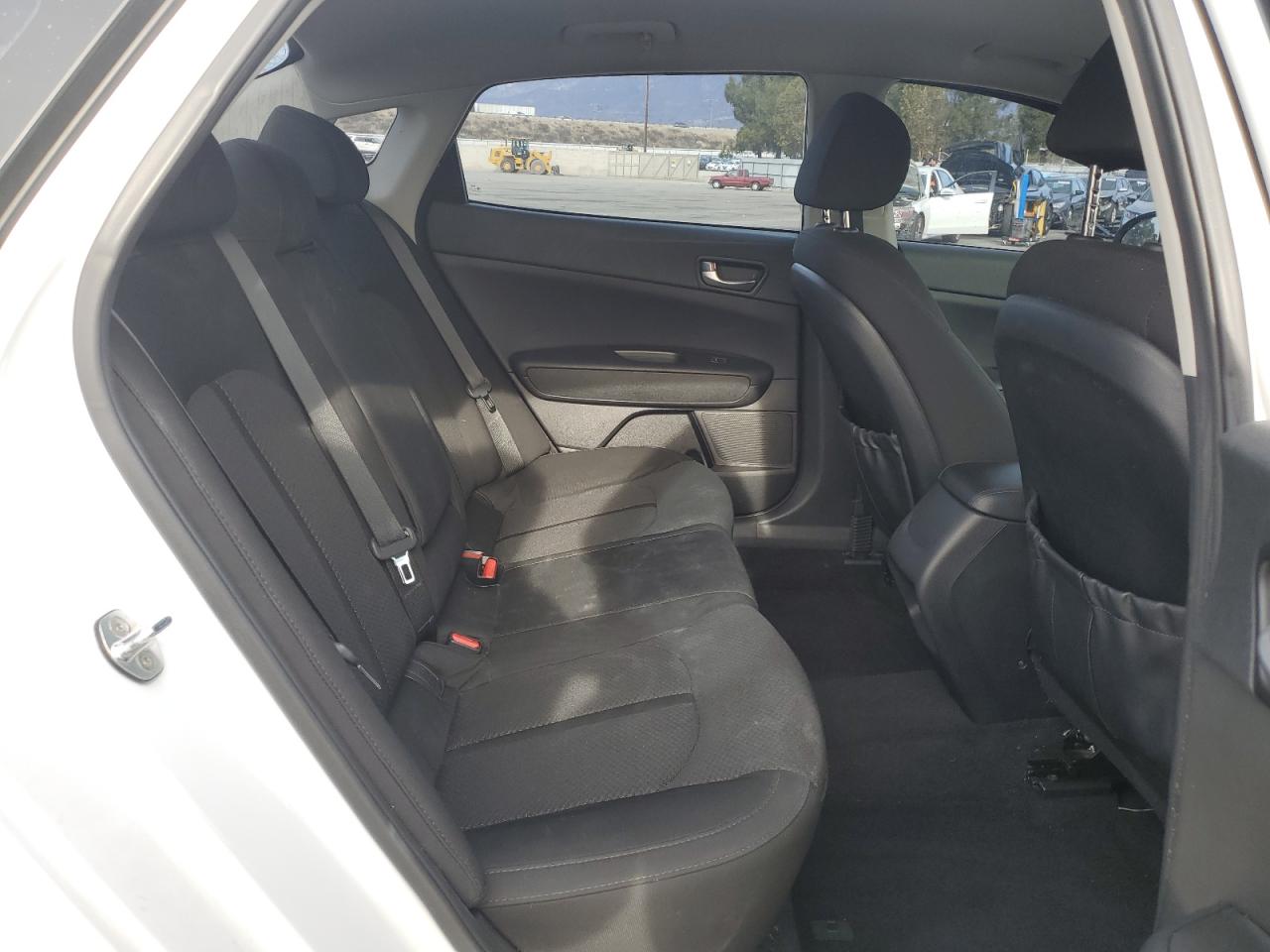 2017 Kia Optima - Image 11
