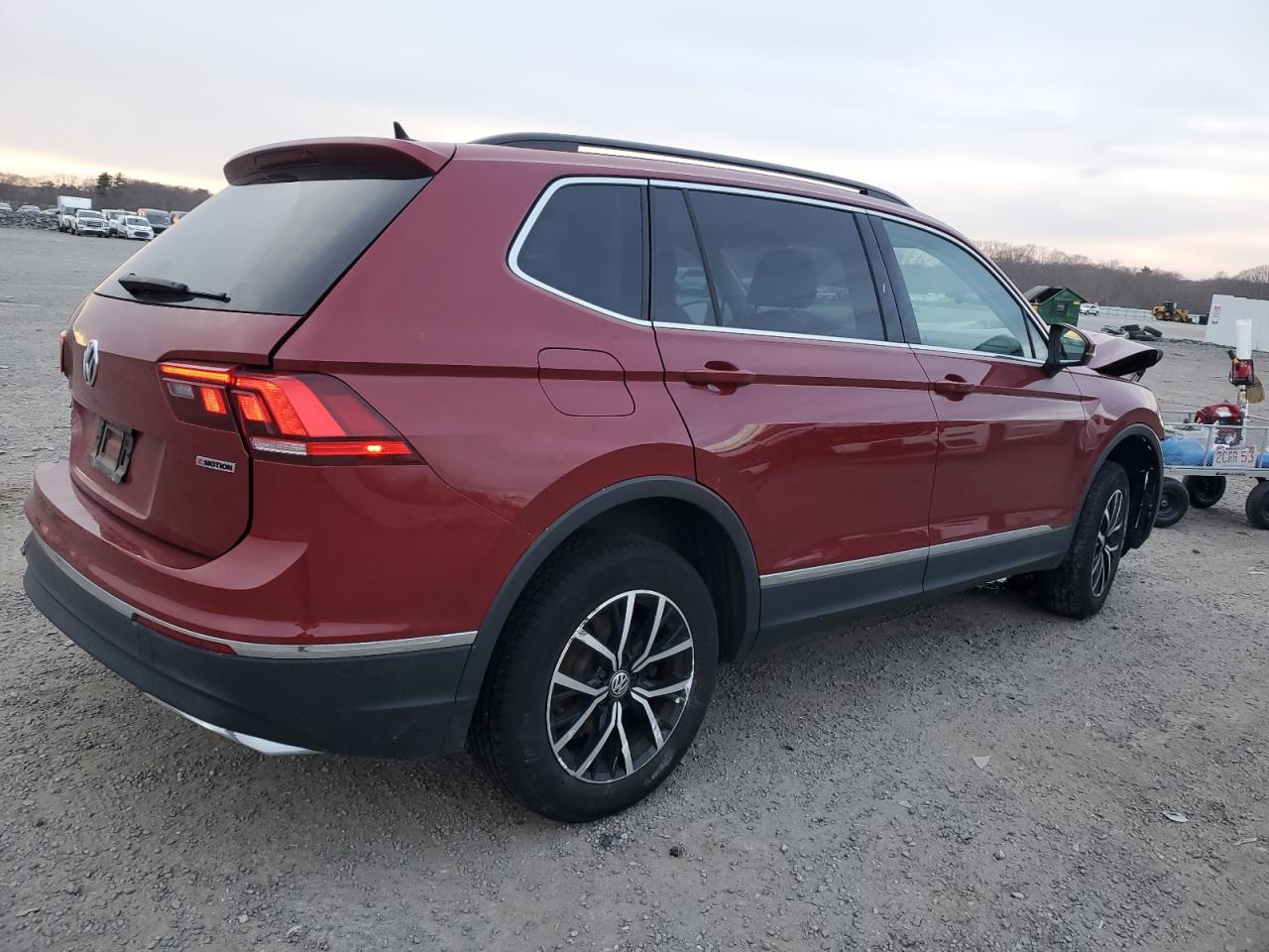 2021 Volkswagen Tiguan - Image 3