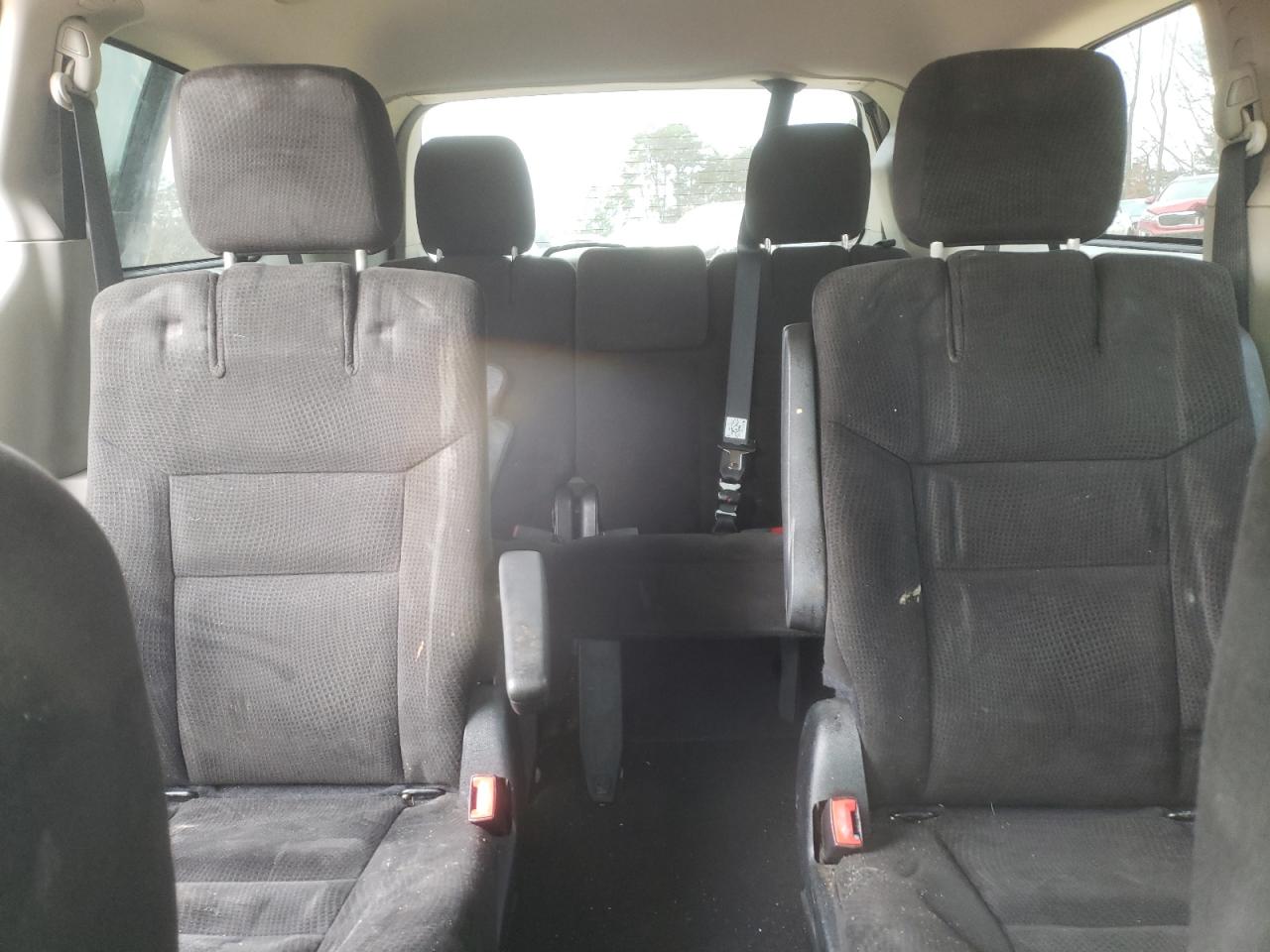 2015 Dodge Caravan - Image 10