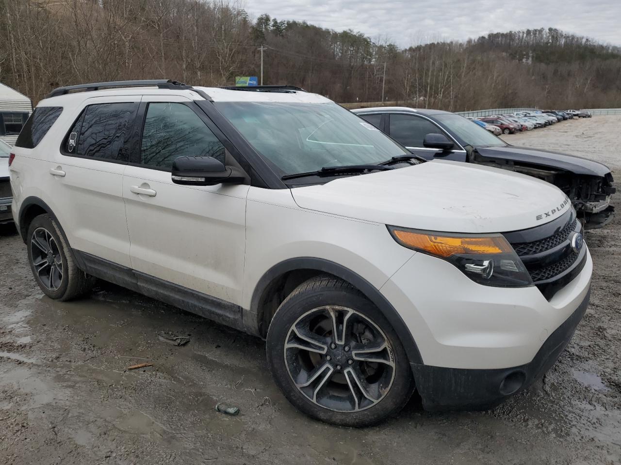 2015 Ford Explorer - Image 4