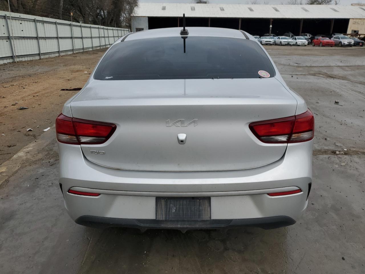2022 Kia Rio - Image 6