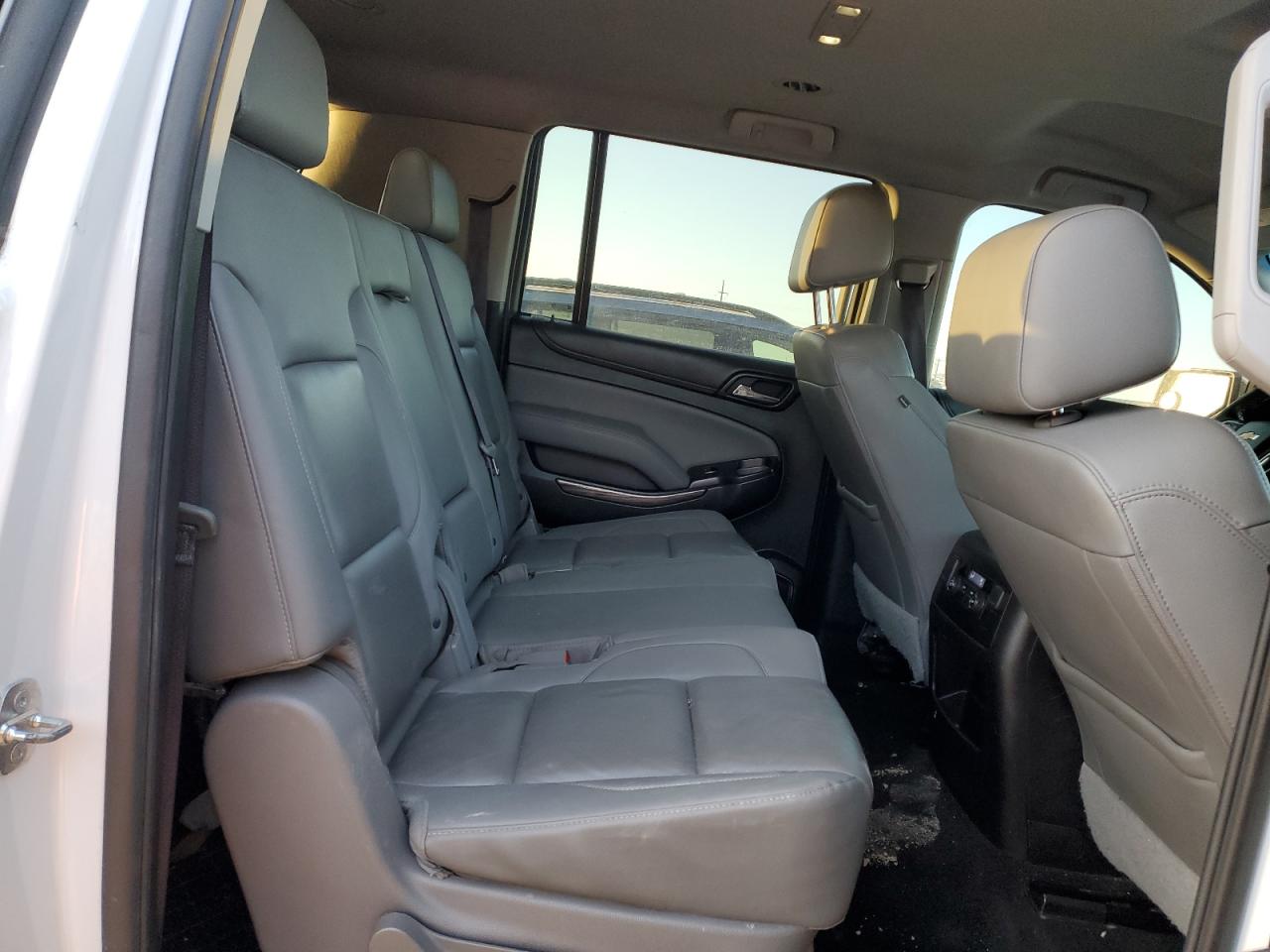 2017 Chevrolet Suburban - Image 11