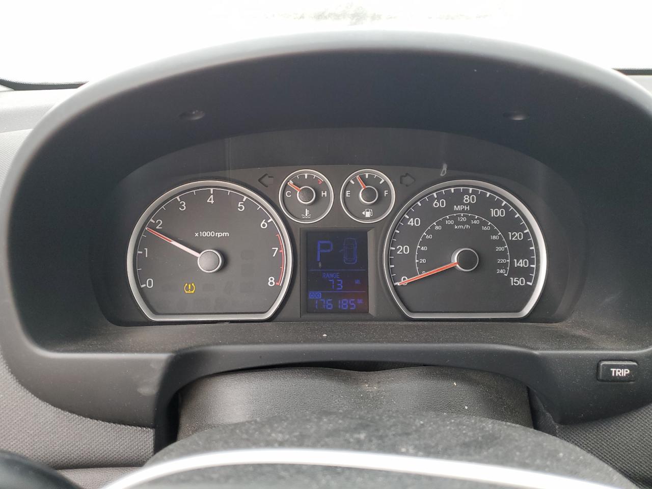 2012 Hyundai Elantra - Image 9