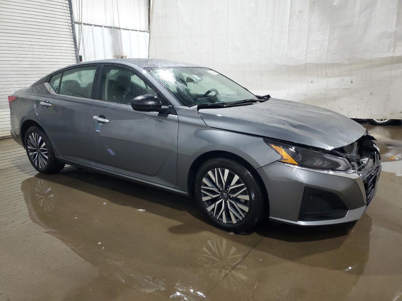 2024 Nissan Altima - Image 4