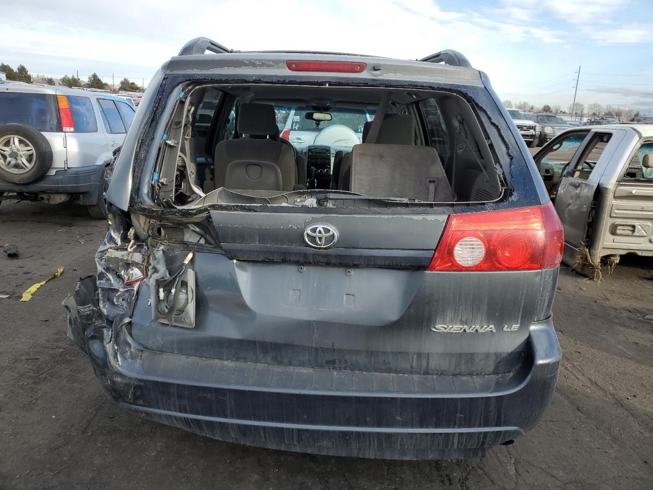 2006 Toyota Sienna - Image 6
