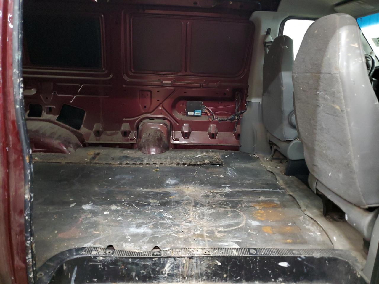 2003 Ford Econoline - Image 12