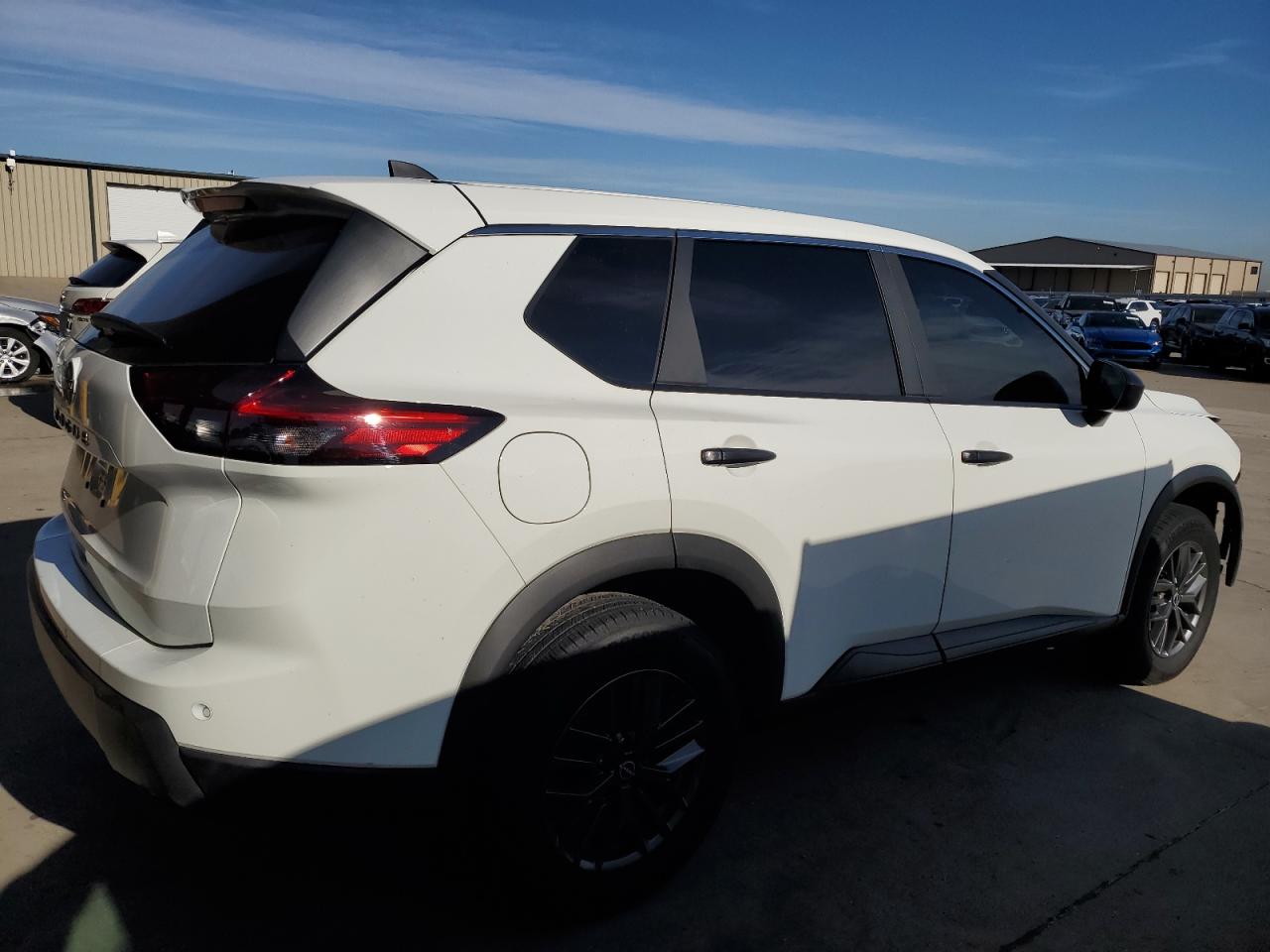 2024 Nissan Rogue - Image 3