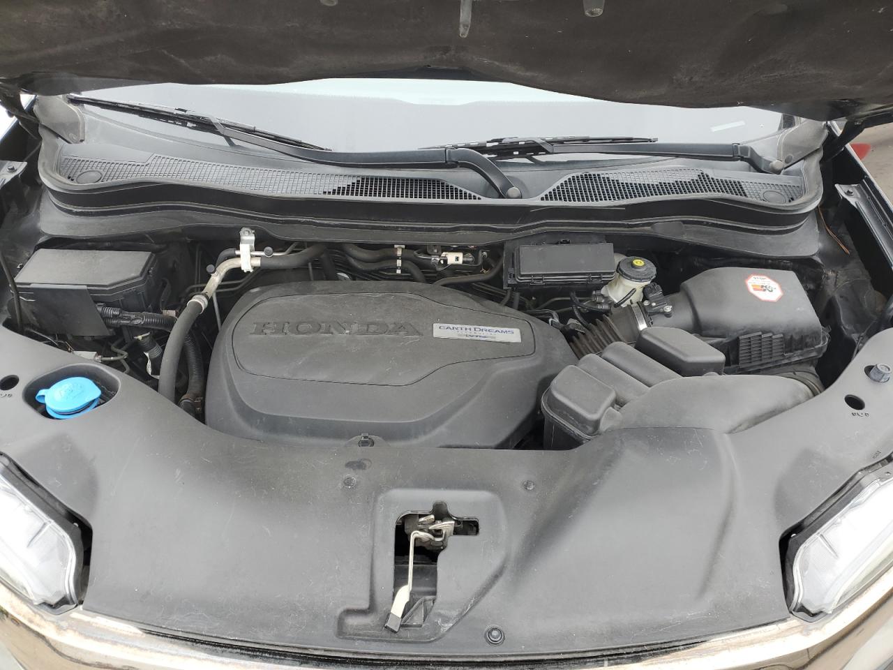 2017 Honda Ridgeline - Image 12