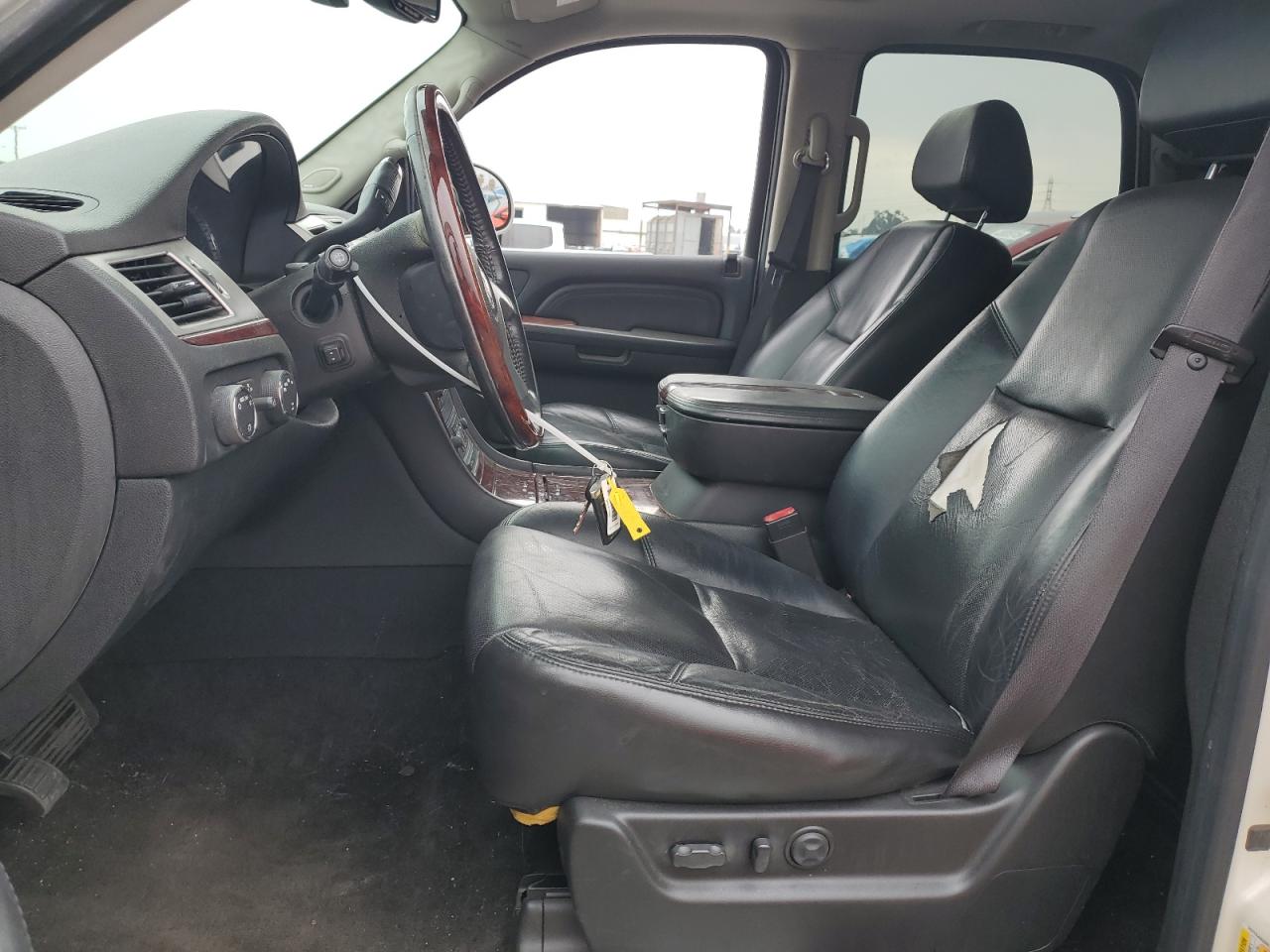 2009 Cadillac Escalade - Image 7