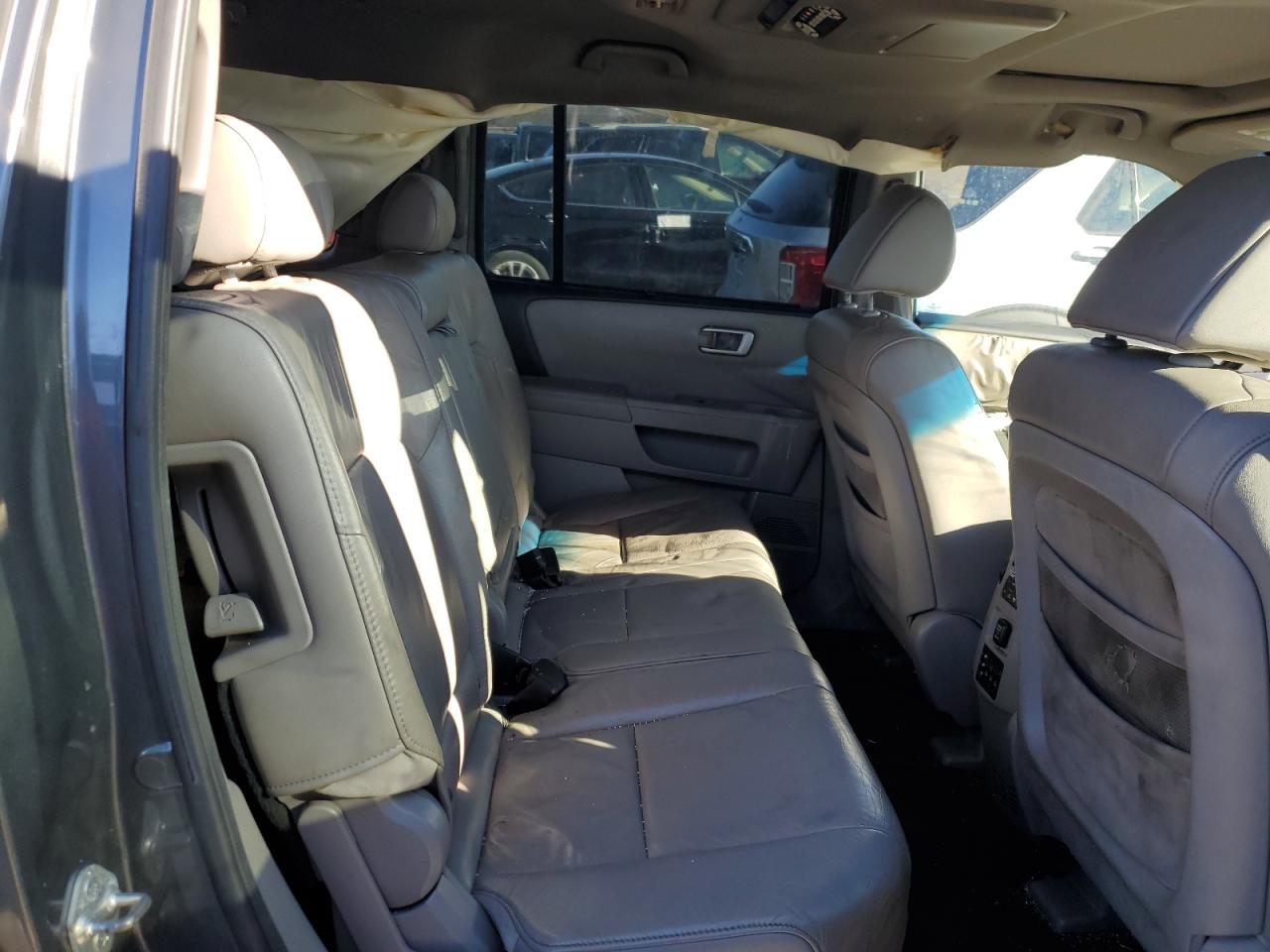 2010 Honda Pilot - Image 11
