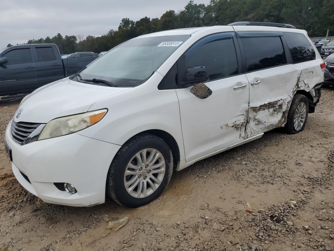 2014 Toyota Sienna - Image 1