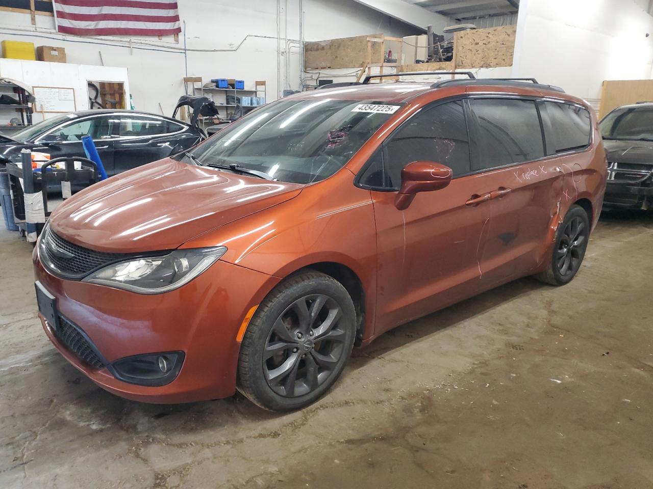 2018 Chrysler Pacifica - Image 1
