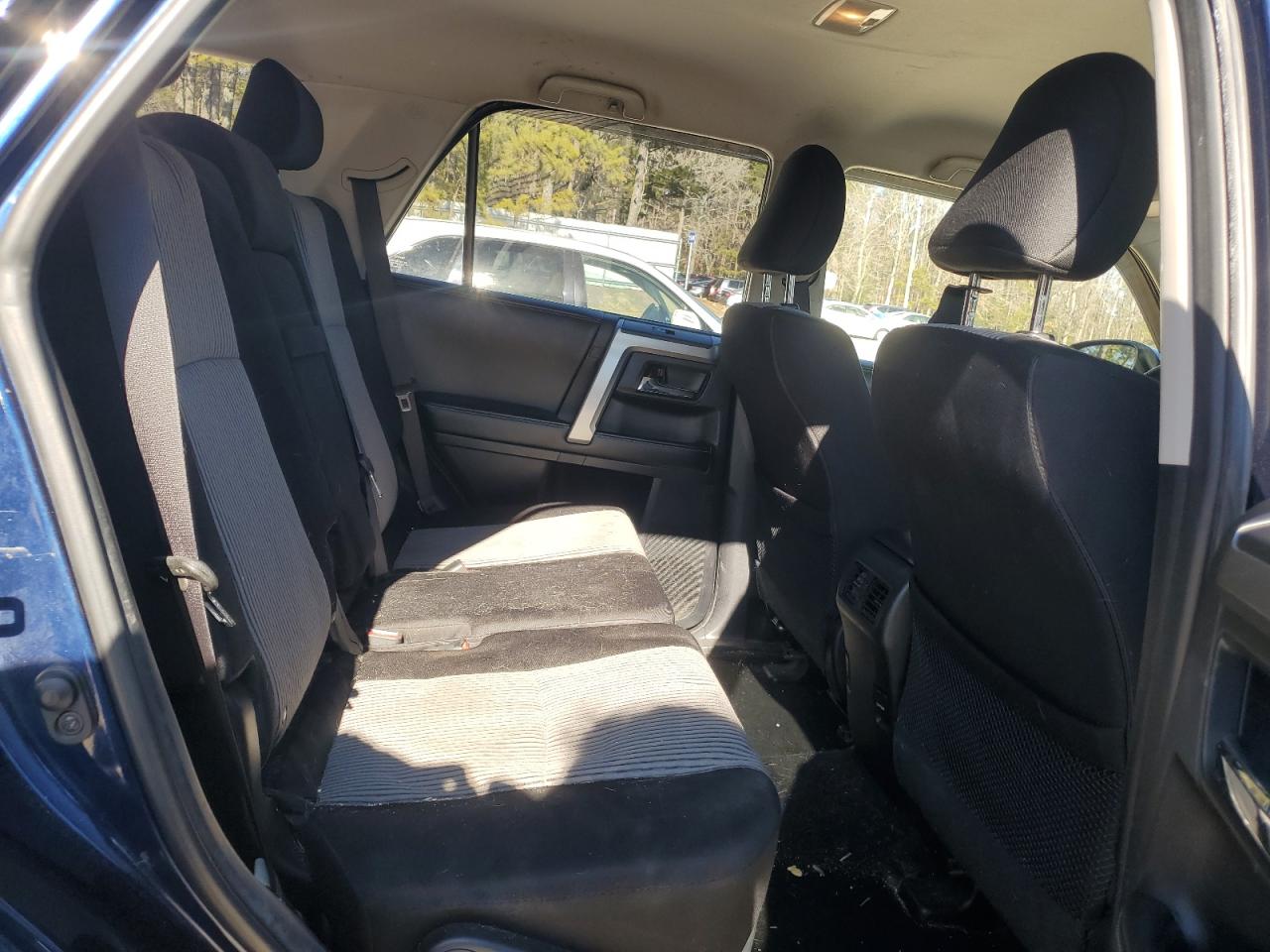 2015 Toyota 4Runner - Image 11