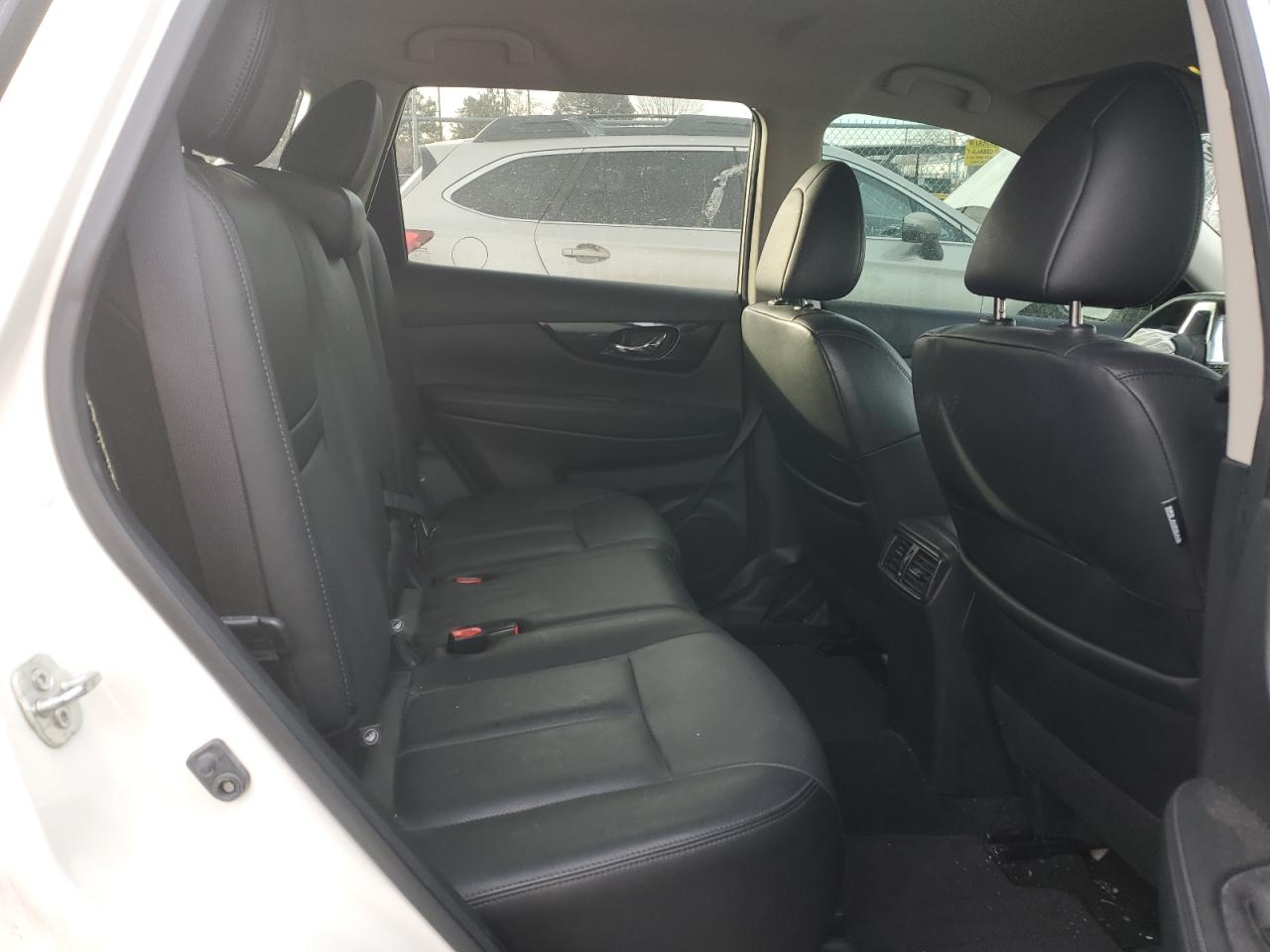2019 Nissan Rogue - Image 10
