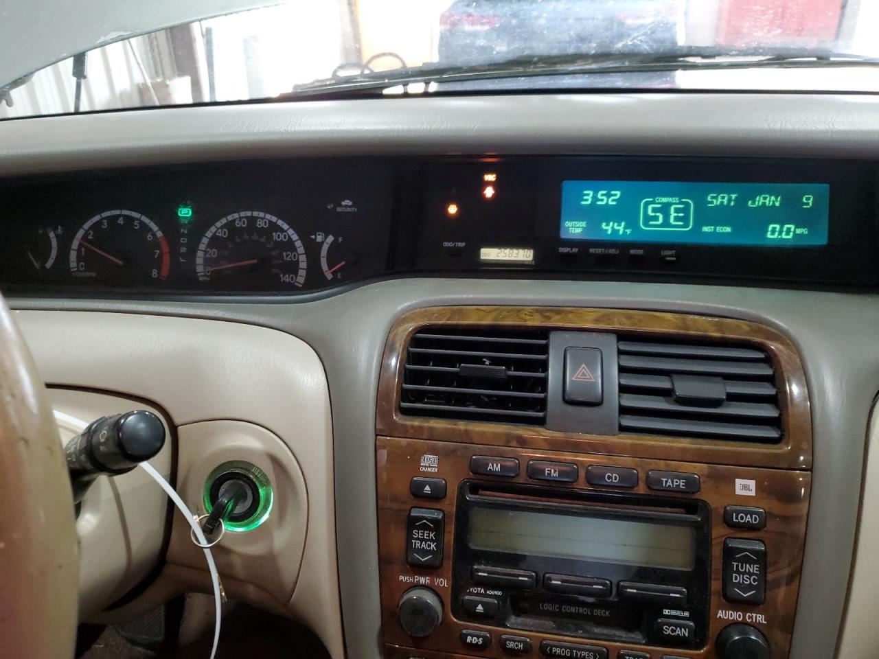 2002 Toyota Avalon - Image 9