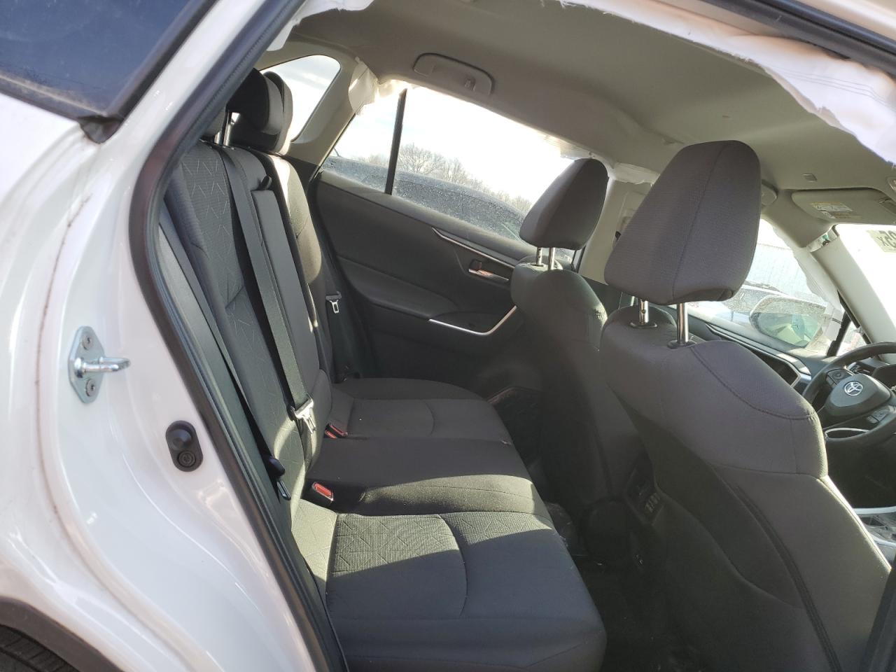 2023 Toyota RAV 4 - Image 11
