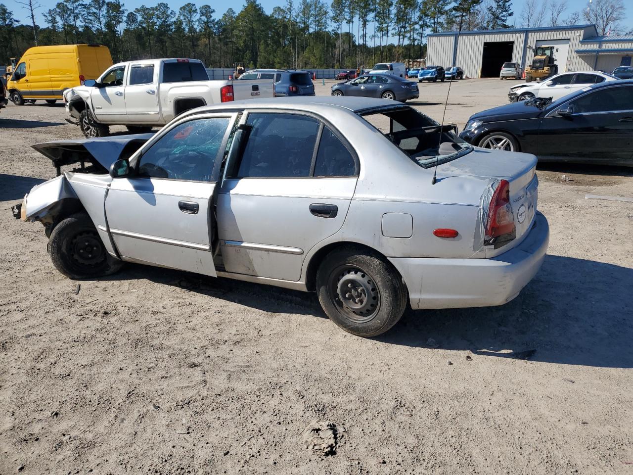 2002 Hyundai Accent - Image 2