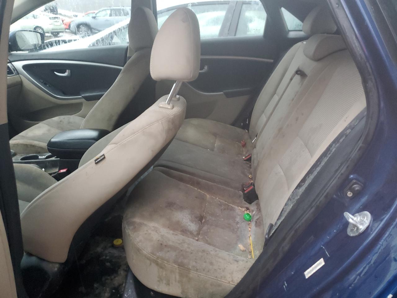 2013 Hyundai Elantra - Image 10