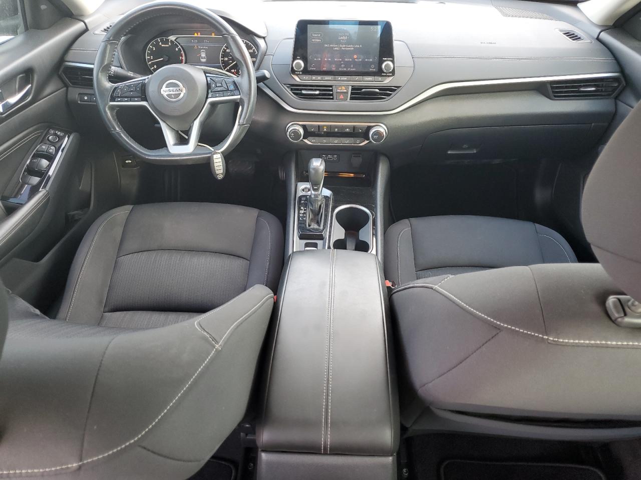 2021 Nissan Altima - Image 8