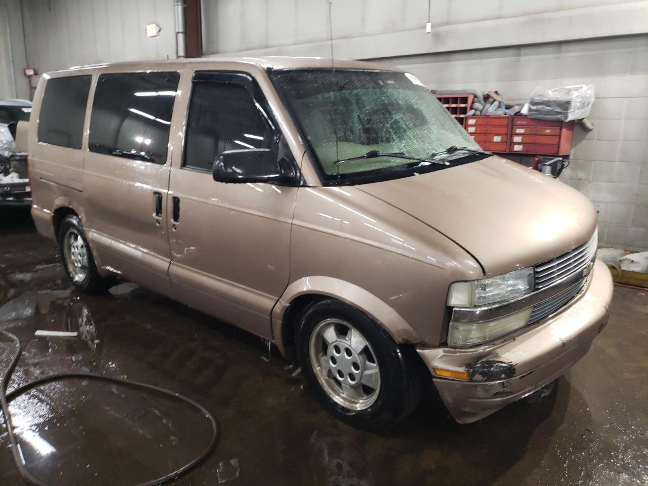 2003 Chevrolet Astro - Image 4