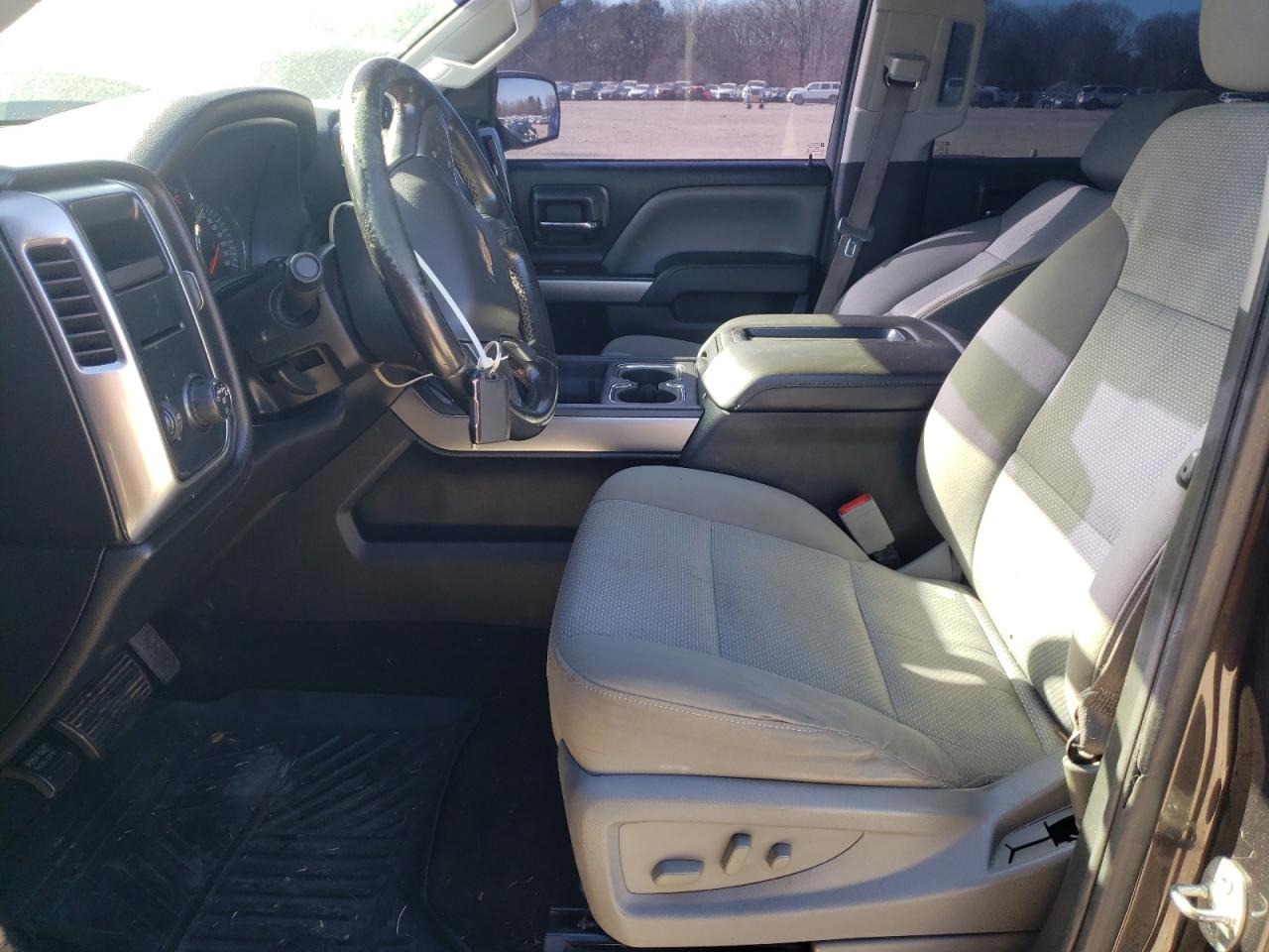 2015 Chevrolet Silverado - Image 7
