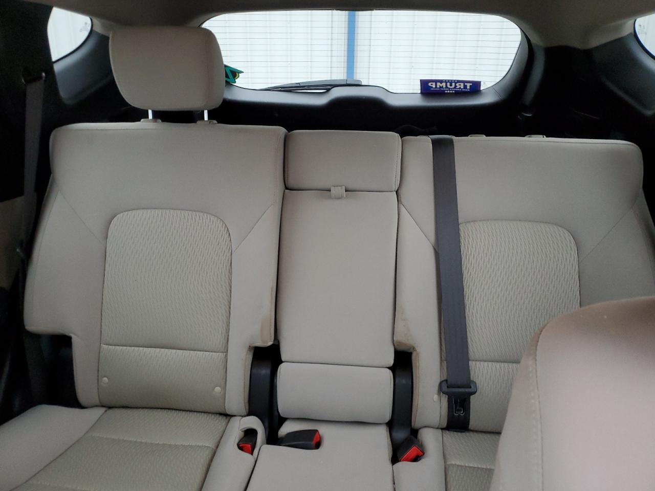2018 Hyundai Santa Fe - Image 10