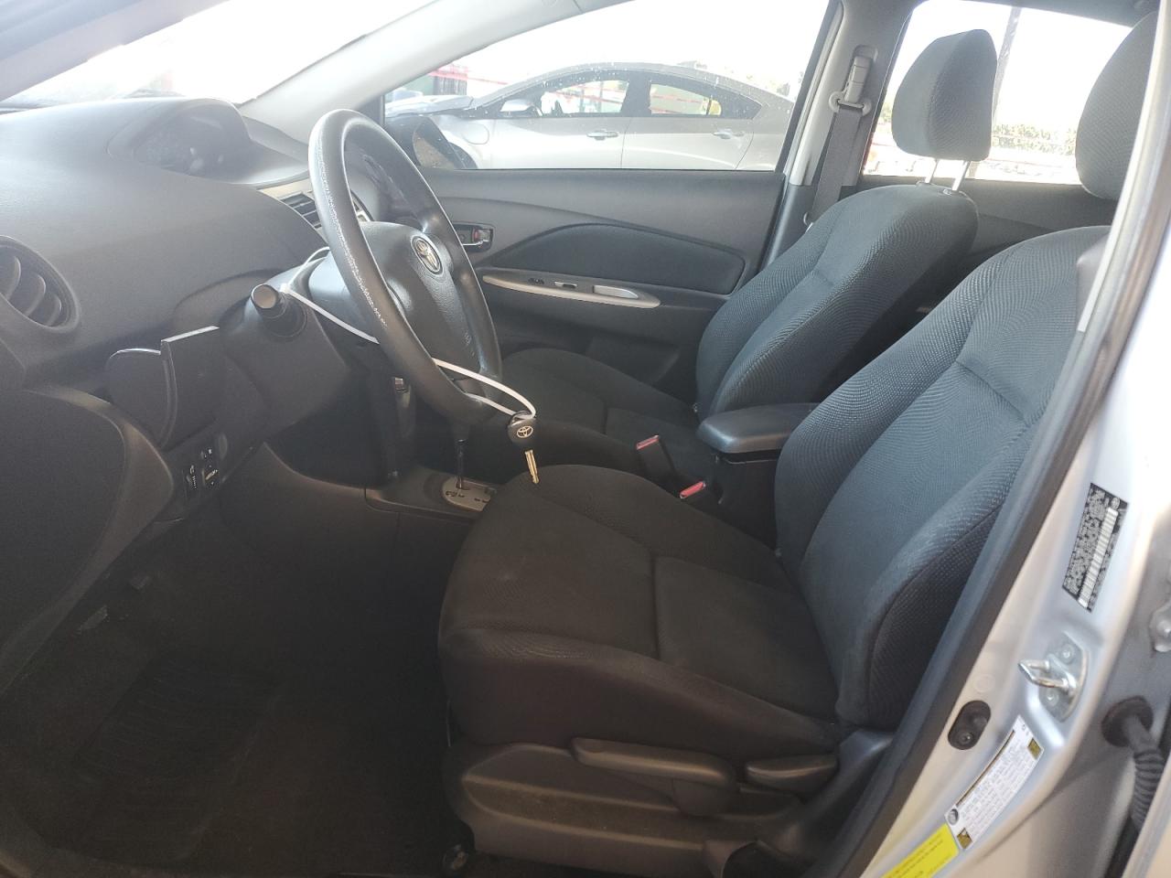 2010 Toyota Yaris - Image 7