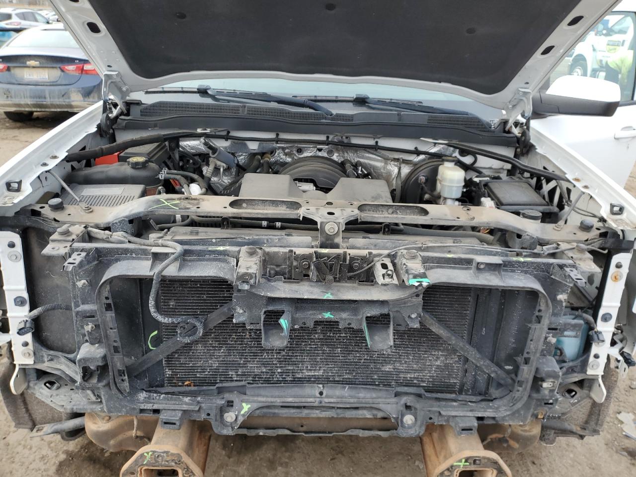 2015 Chevrolet Silverado - Image 11