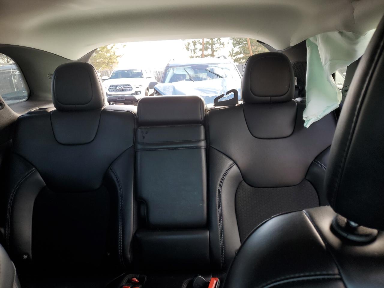 2019 Jeep Grand Cherokee - Image 10