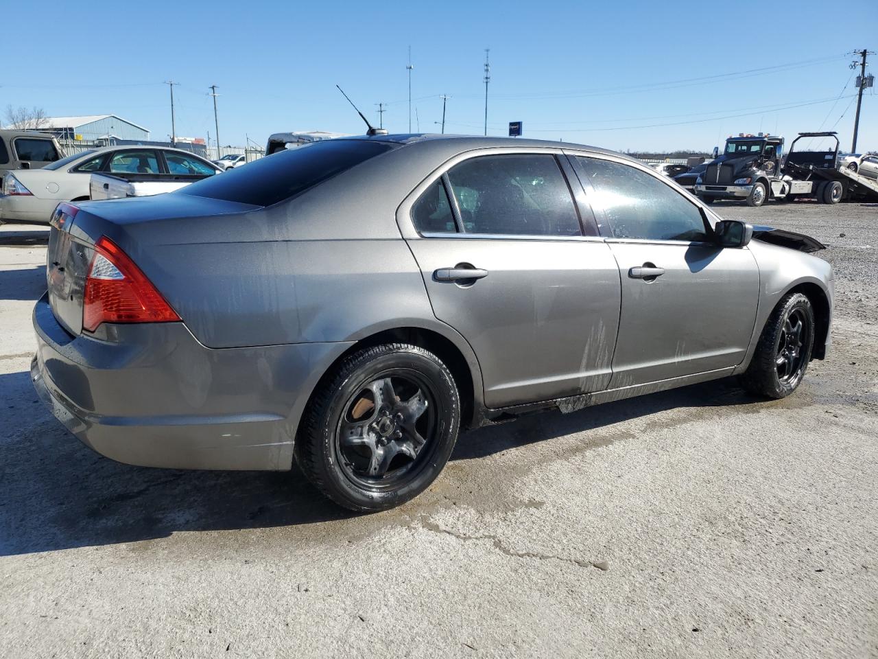 2010 Ford Fusion - Image 3