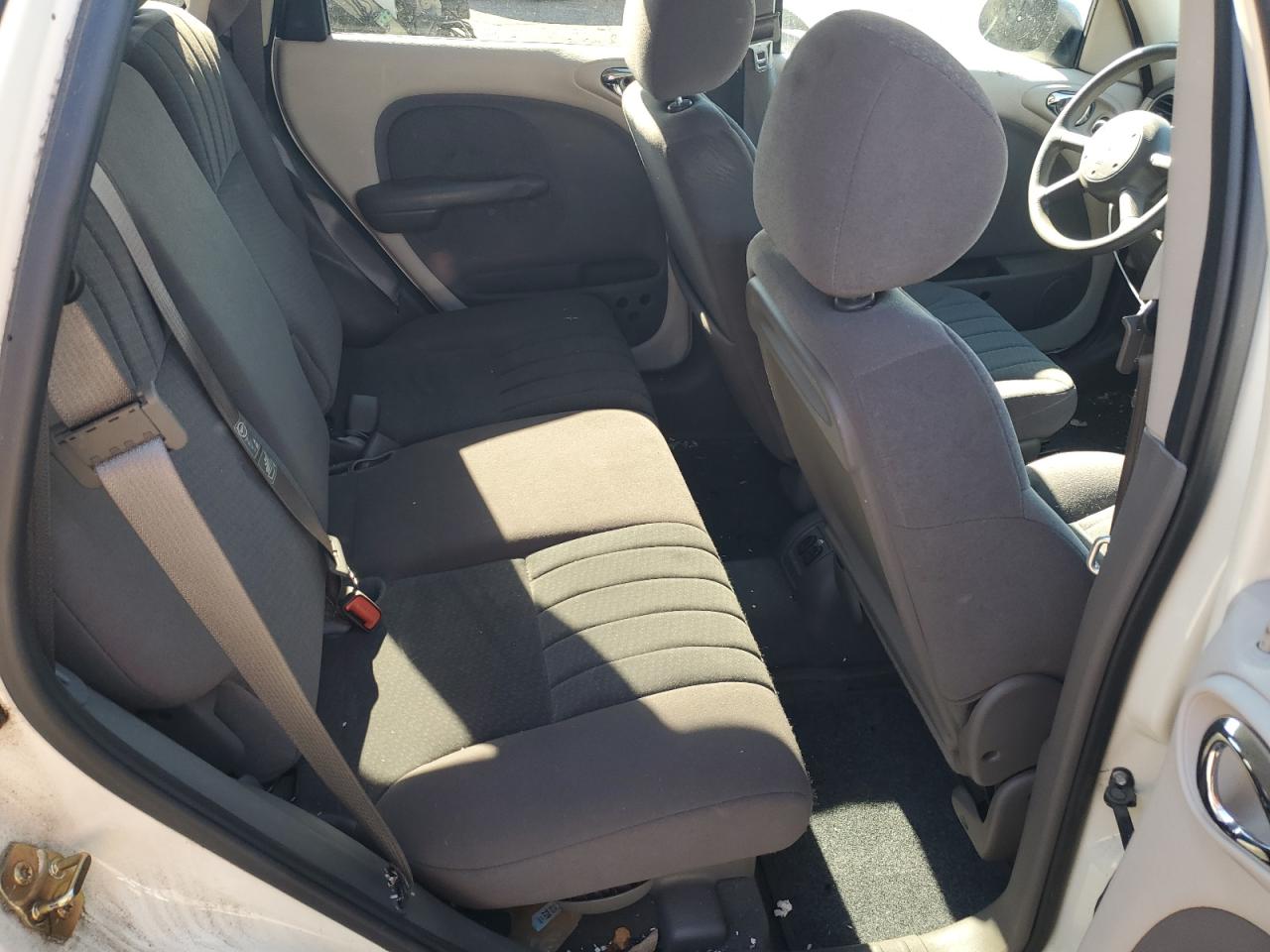 2005 Chrysler PT Cruiser - Image 10