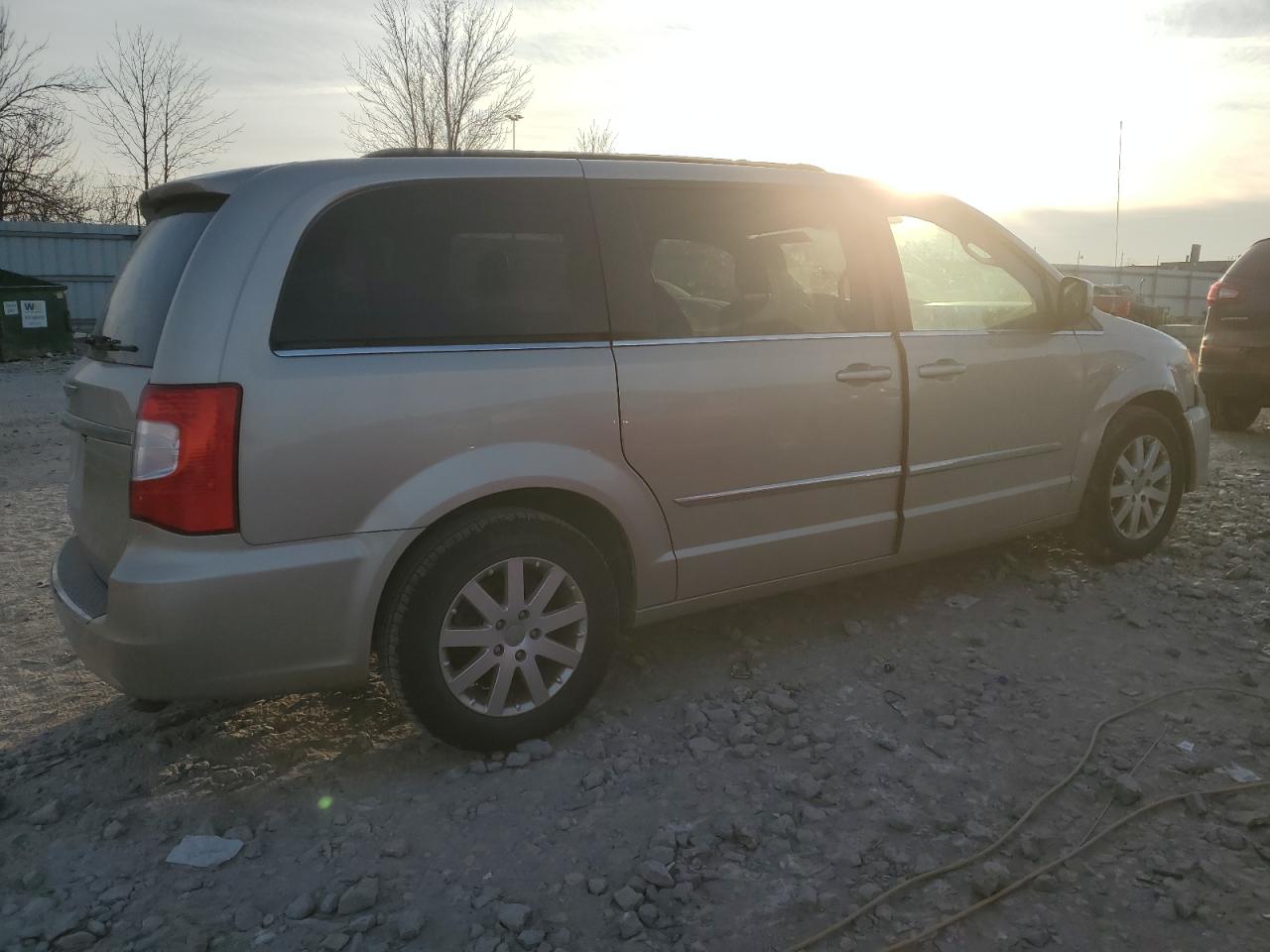 2015 Chrysler Town & Country - Image 3
