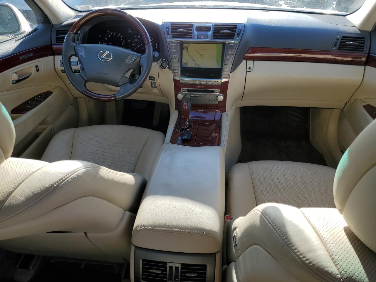 2010 Lexus LS - Image 8