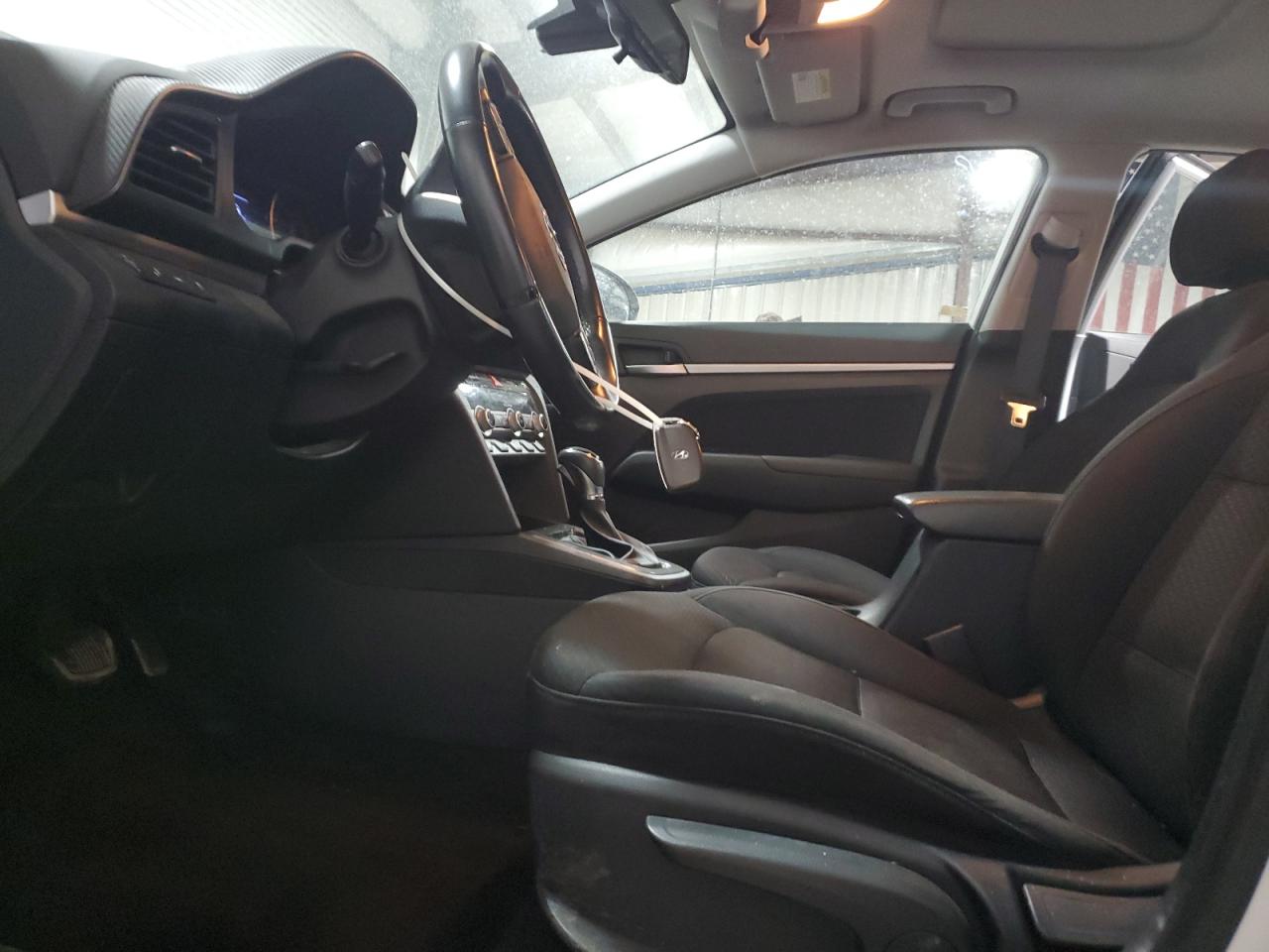 2020 Hyundai Elantra - Image 7