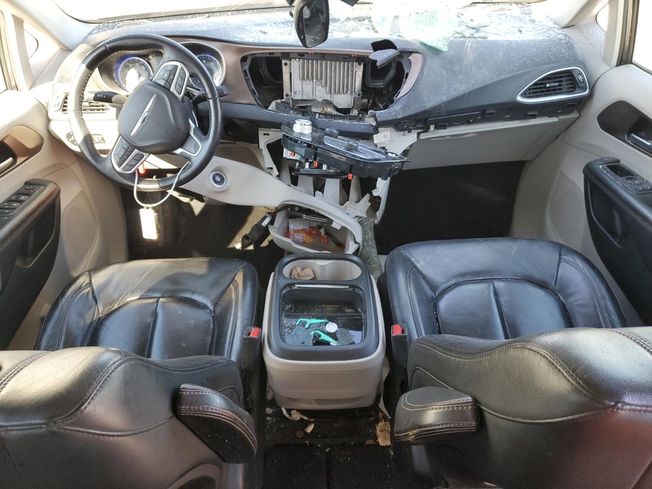 2018 Chrysler Pacifica - Image 8
