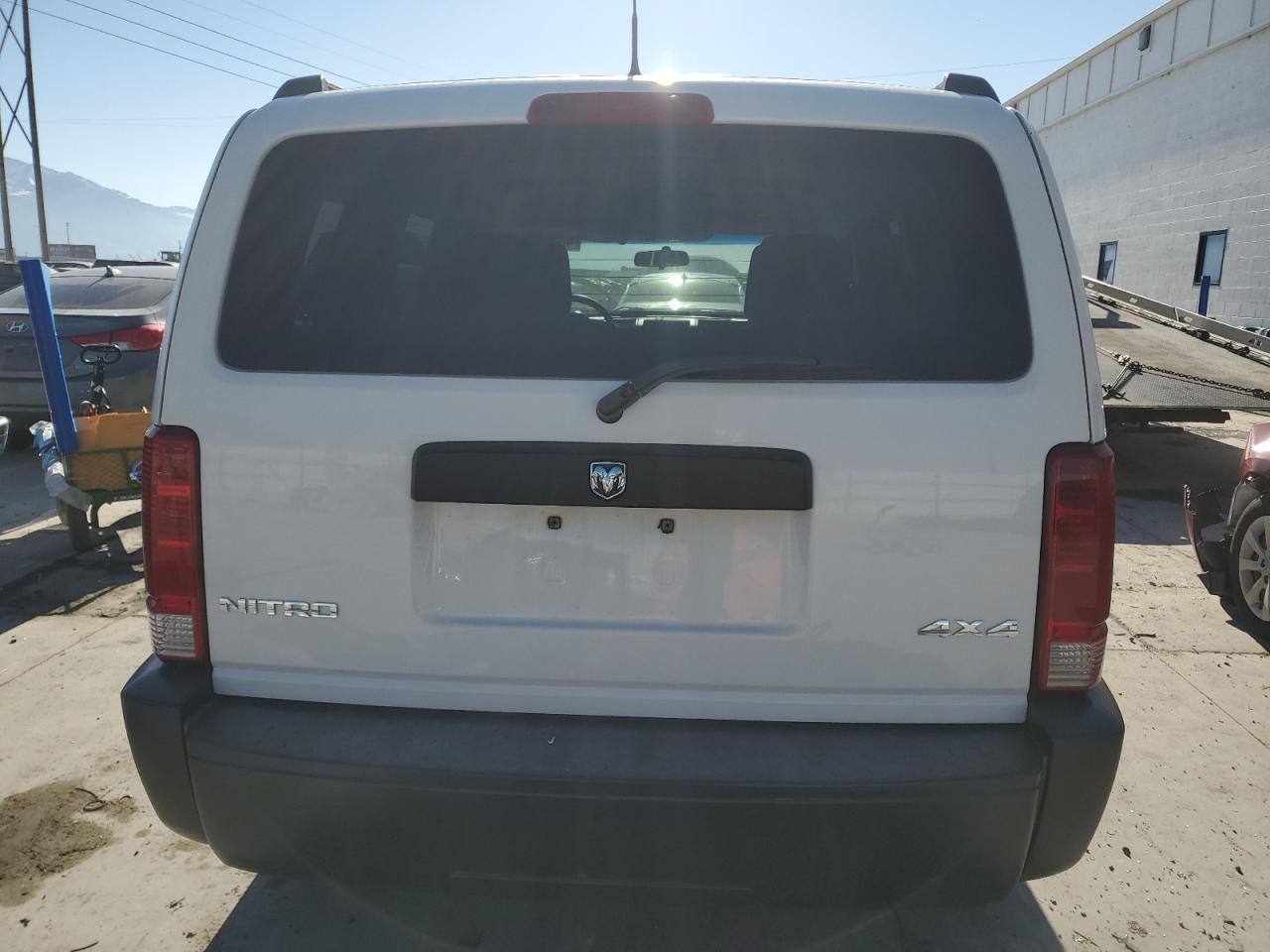 2007 Dodge Nitro - Image 6