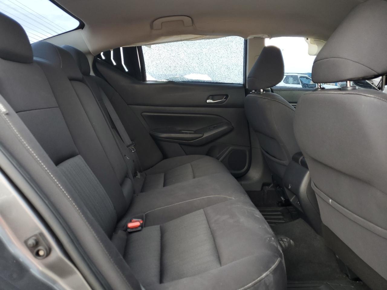 2020 Nissan Altima - Image 10