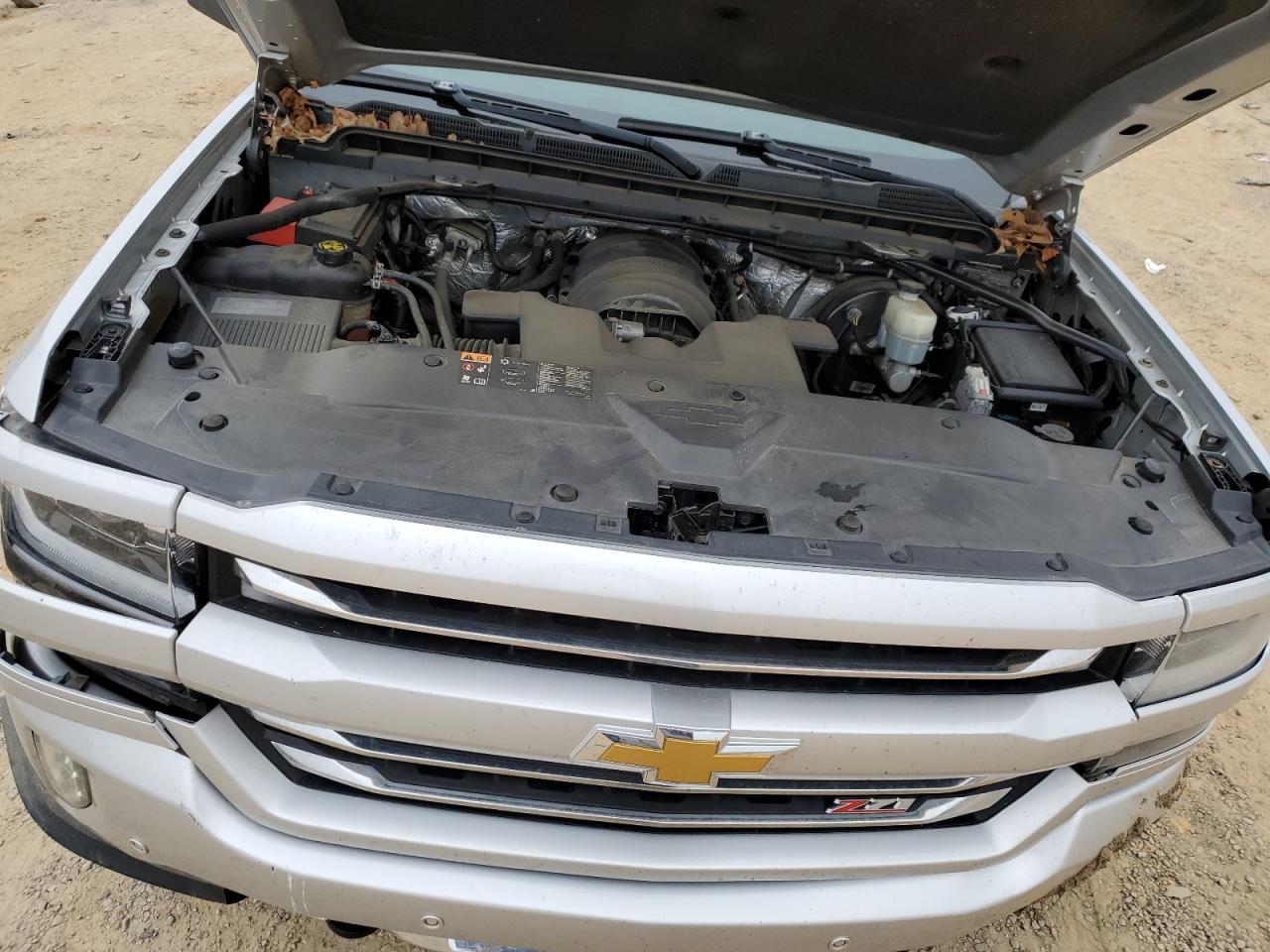 2016 Chevrolet Silverado - Image 13