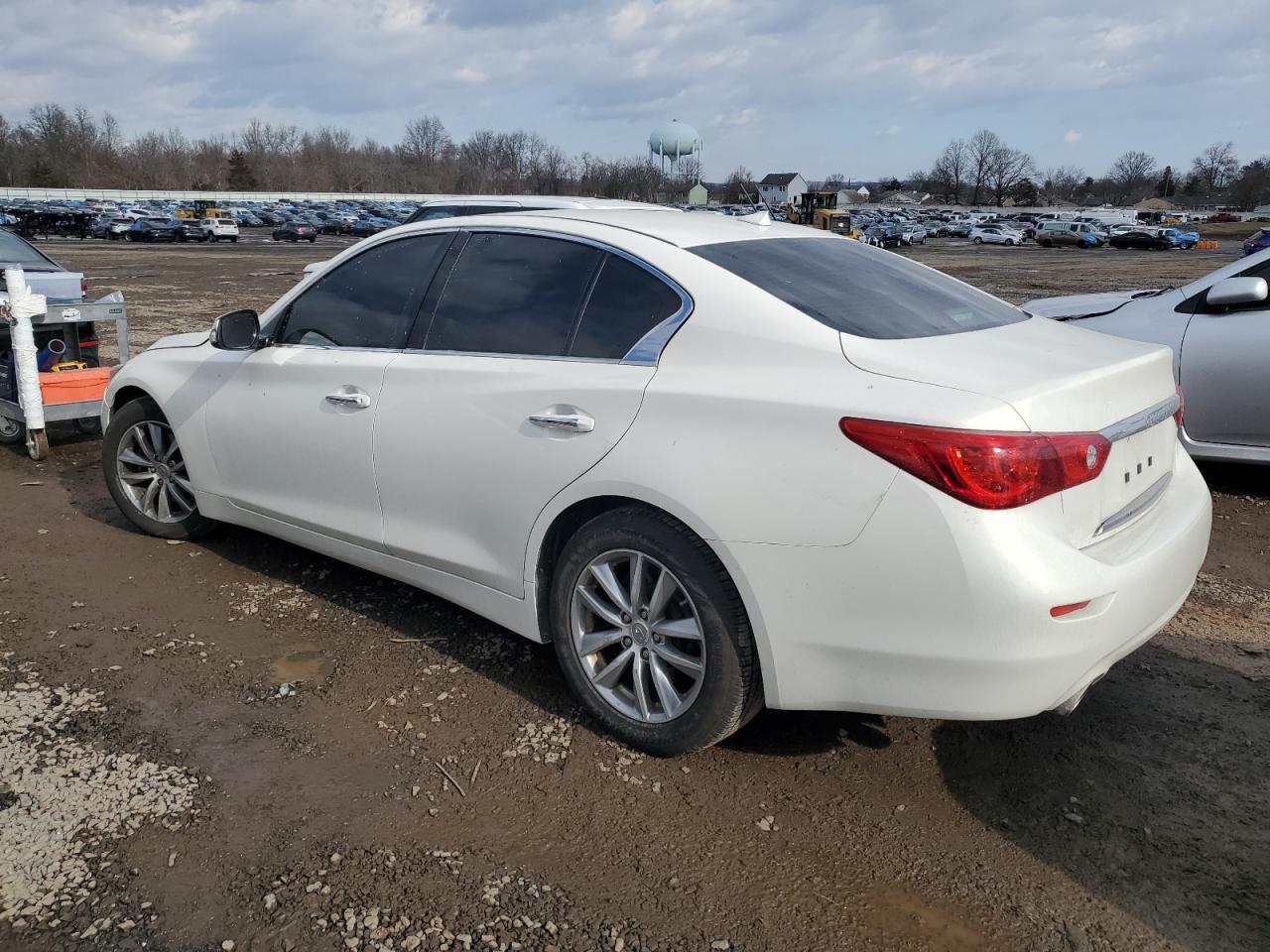 2015 Infiniti Q50 - Image 2