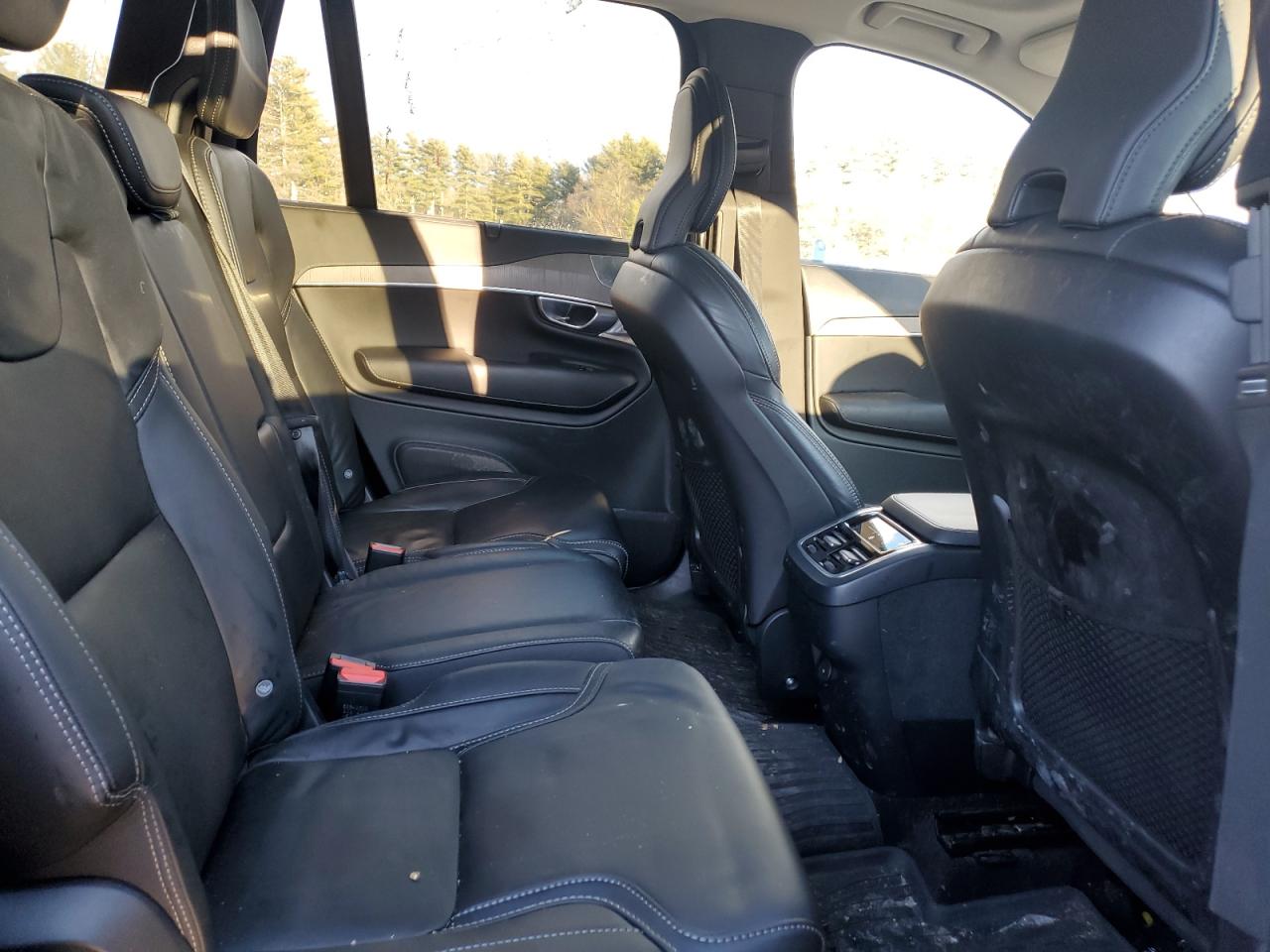 2022 Volvo XC90 - Image 11