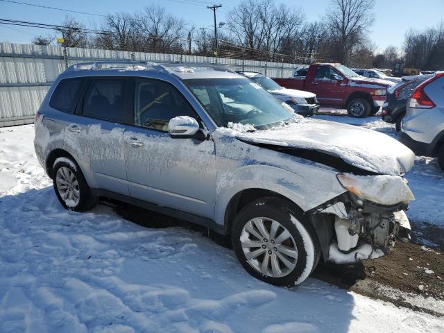  SUBARU FORESTER 2013 Серый