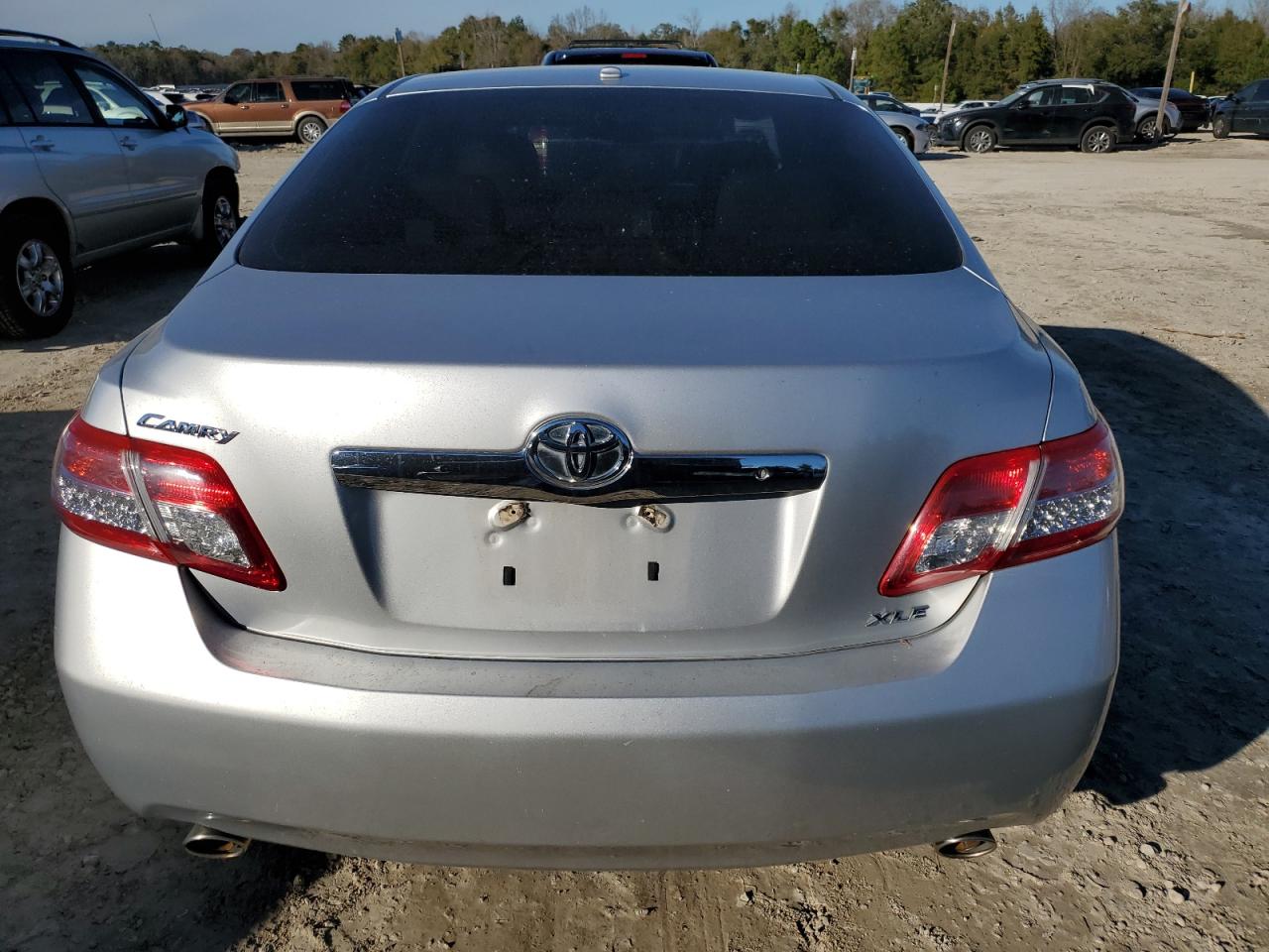 2010 Toyota Camry - Image 6