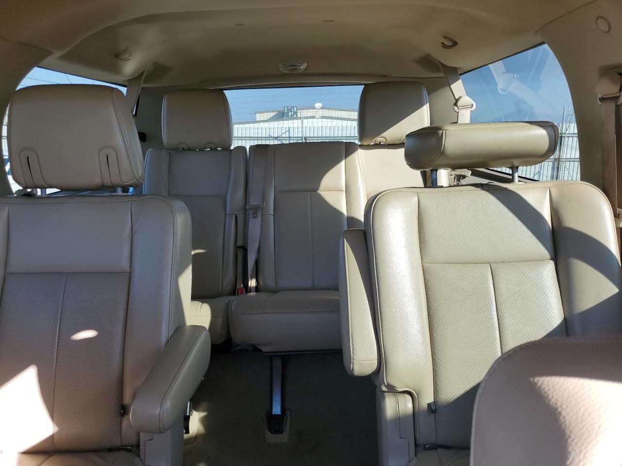 2010 Ford Expedition - Image 10