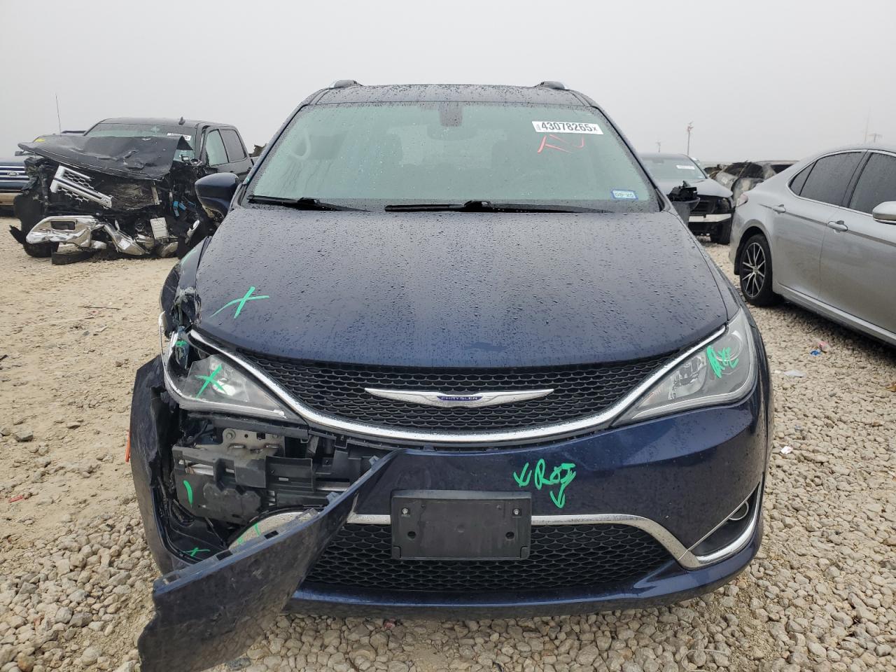 2019 Chrysler Pacifica - Image 5
