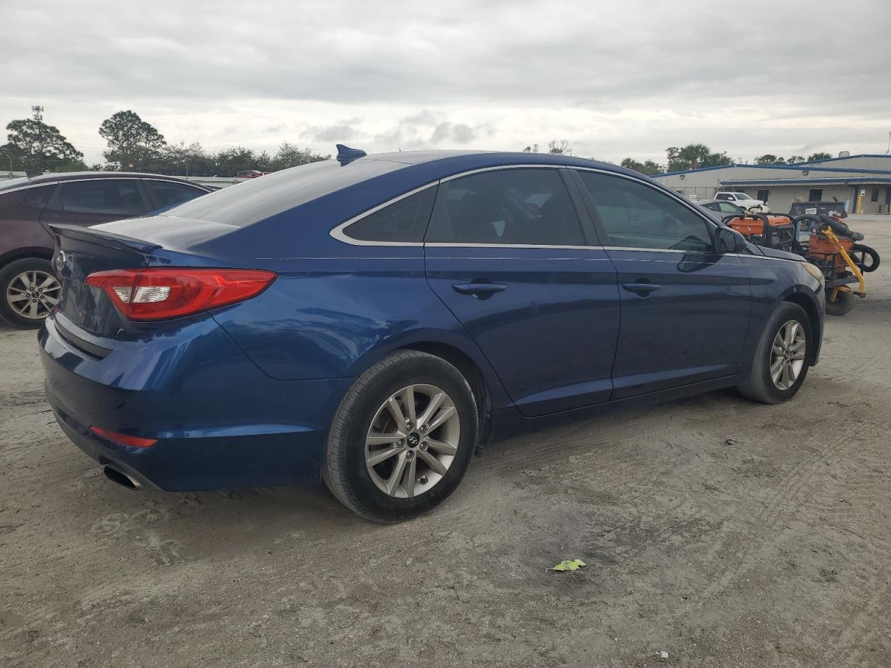 2016 Hyundai Sonata - Image 3