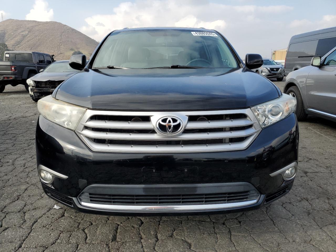 2011 Toyota Highlander - Image 5