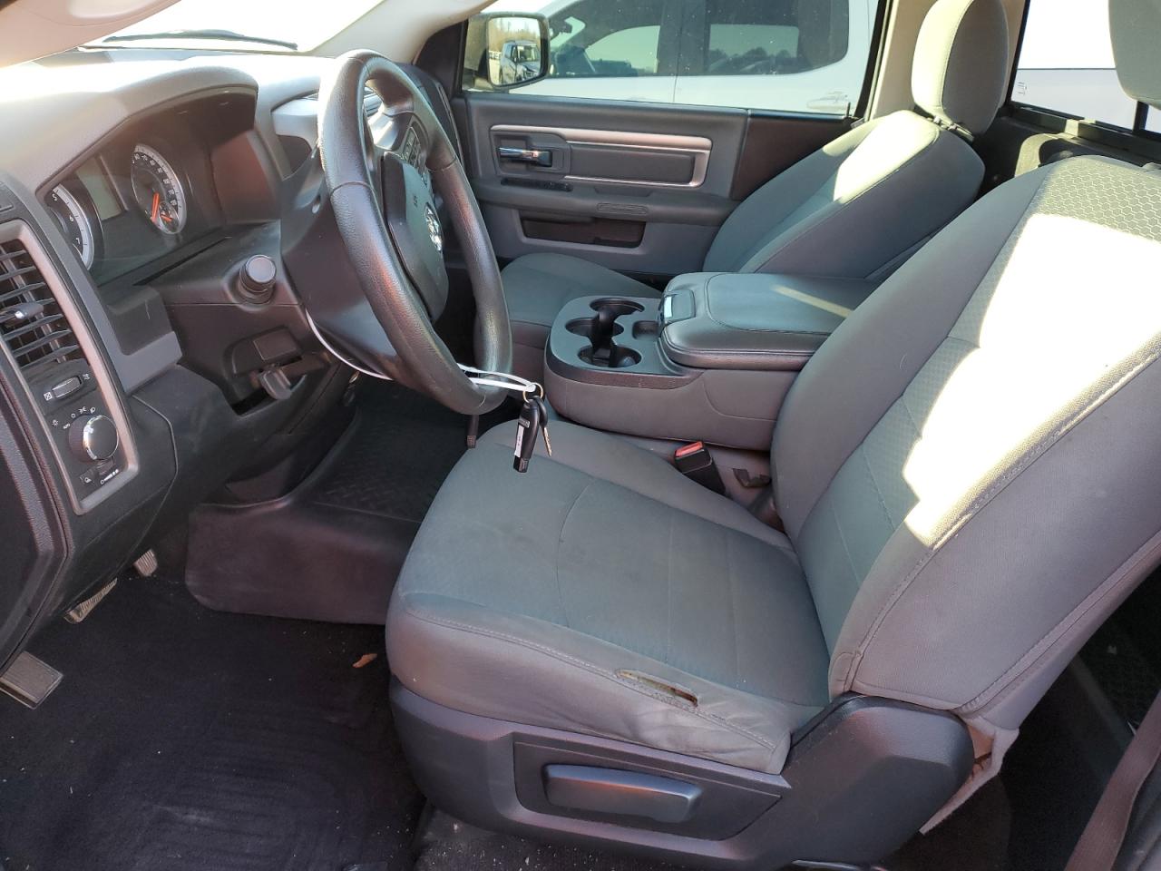 2016 RAM 1500 - Image 7