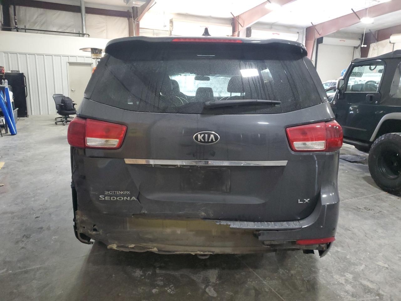 2016 Kia Sedona - Image 6