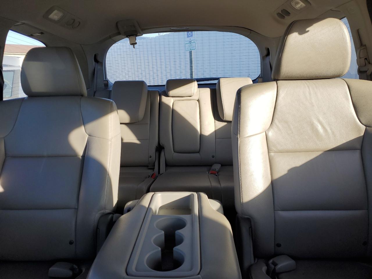 2012 Honda Odyssey - Image 10