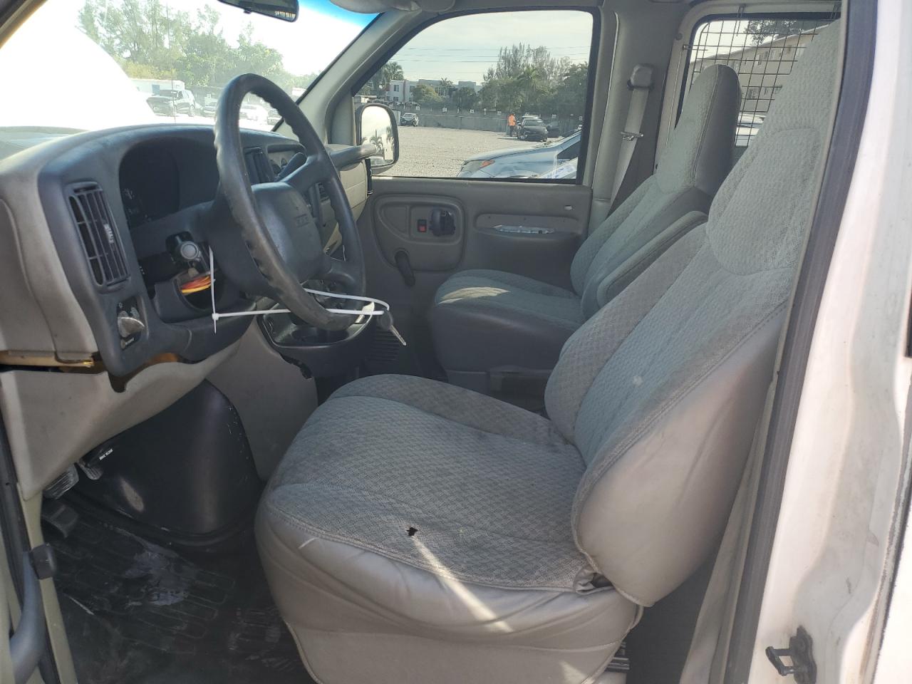 1999 GMC Savana G1500 VIN: 1GTEG15W3X1005413 Lot: 87227604